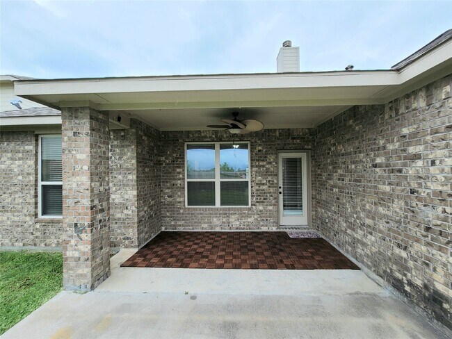 Building Photo - 7506 Amber Village Cir