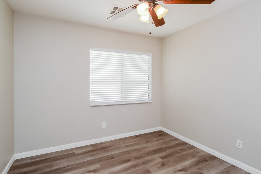 Building Photo - 2436 E Olivine Rd