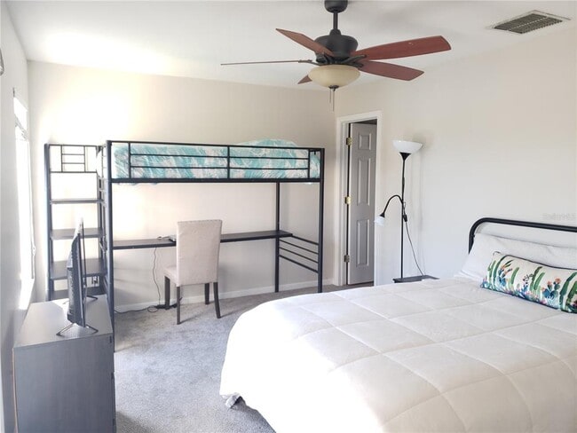 Building Photo - 16530 Cedar Crest Dr