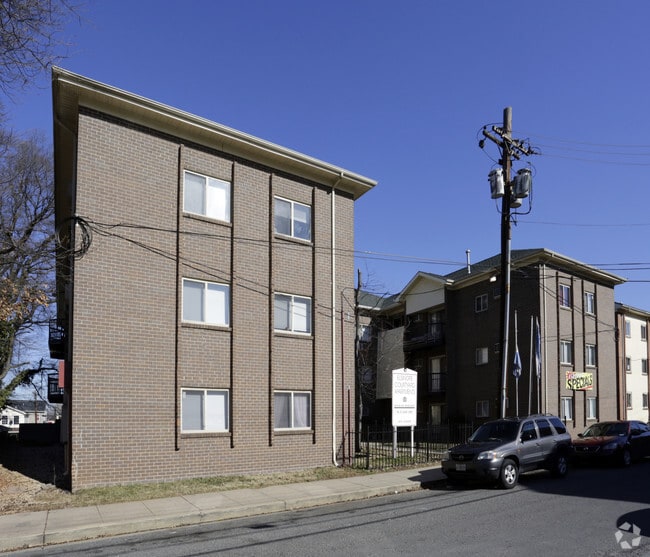 Building Photo - 5312 E St SE