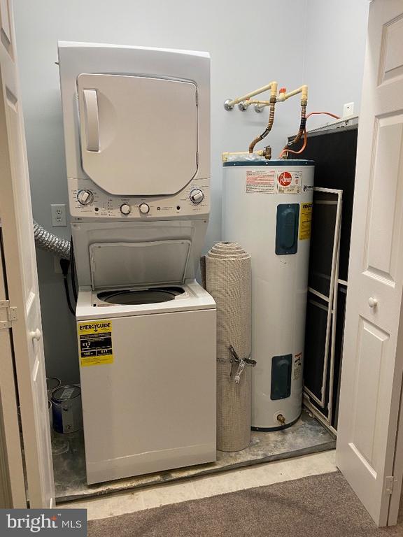 Building Photo - 28447 Pinehurst Cir