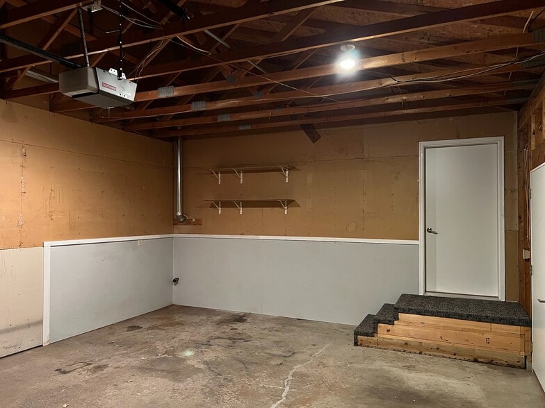 Building Photo - 113 Edwards St