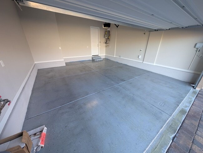 Building Photo - 11531 Great Bahama Way