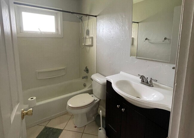 Building Photo - 1503 Bunn St