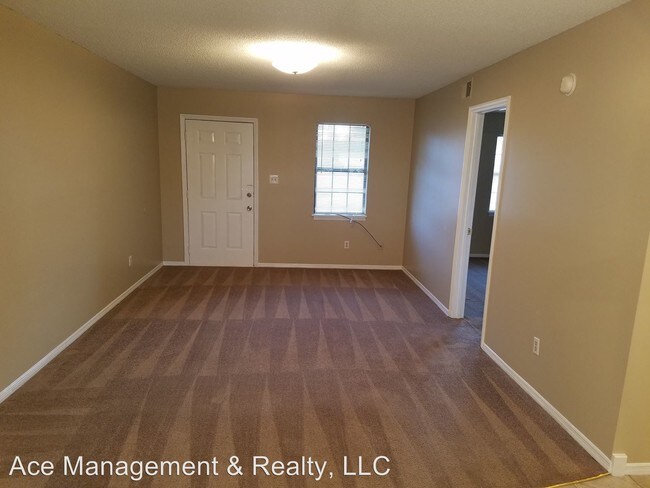 Interior Photo - 318 Tammy St SW