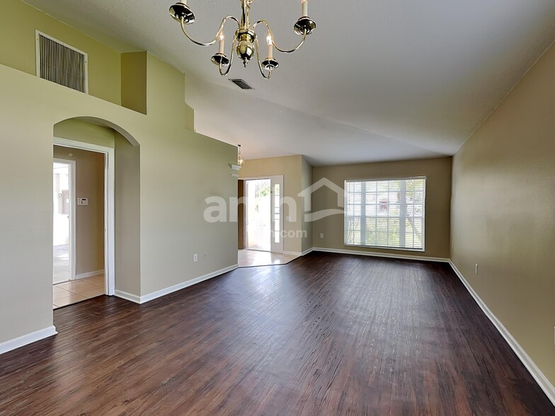 Building Photo - 30839 St Vincent Ct