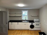Building Photo - 119 N 7th Ave W