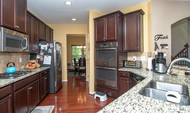 Building Photo - 2515 Baileys Pond Rd