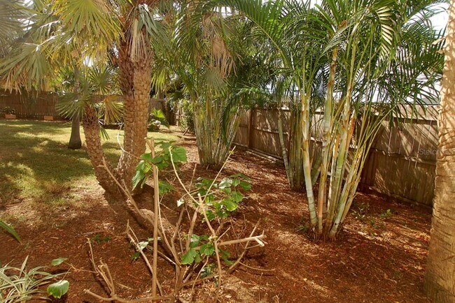 Building Photo - 468 Limewood Ave