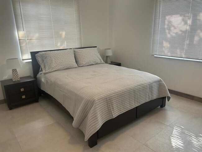 Building Photo - 217 SW 15th St