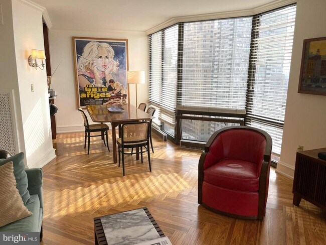 Building Photo - 2018 Walnut St