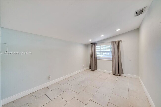 Building Photo - 5900 N Farragut Dr