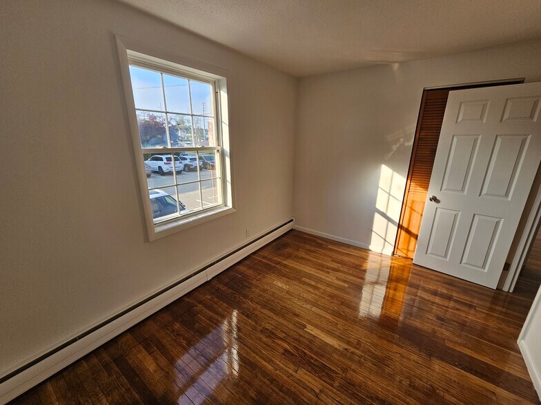 Secondary Bedroom 3 - 99 Cluff Crossing Rd