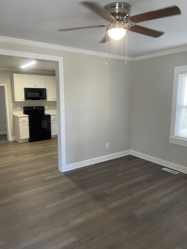 Building Photo - 2806 Stockton St