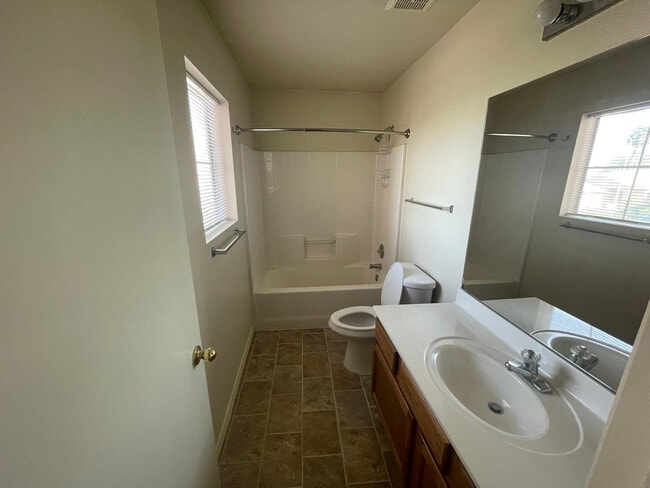 Building Photo - 324 W Colt Rd