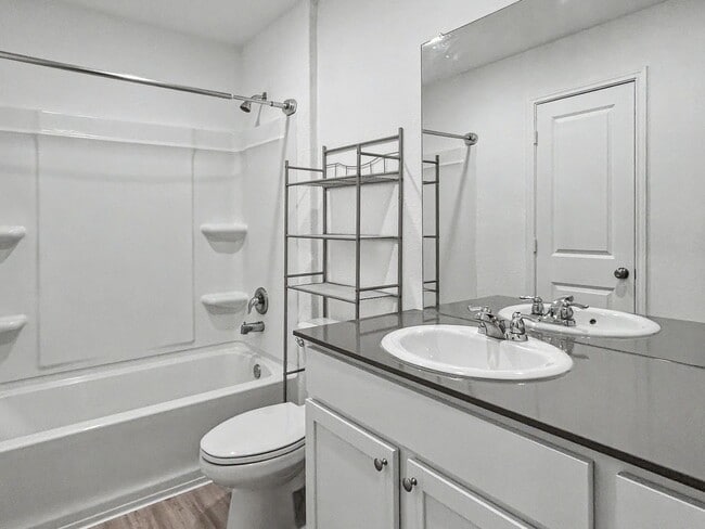 Building Photo - Charming Single-Story Converse Home