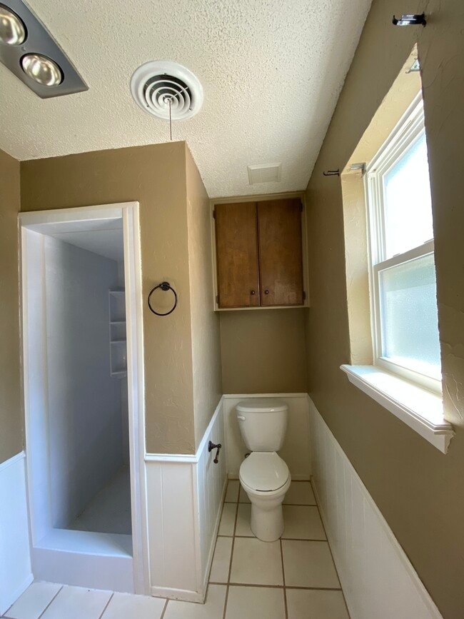 Building Photo - 4470 Ridgecrest Cir