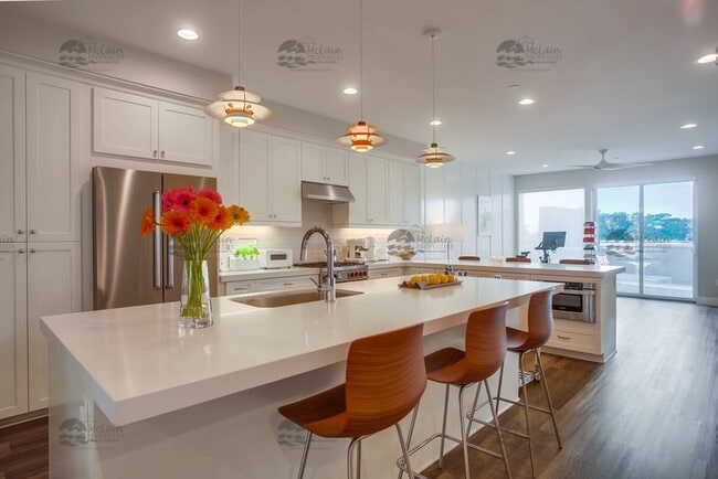 Building Photo - LUXURY 2 Bedroom with AC and Washer/Dryer, DOWNTOWN CARLSBAD VILLAGE