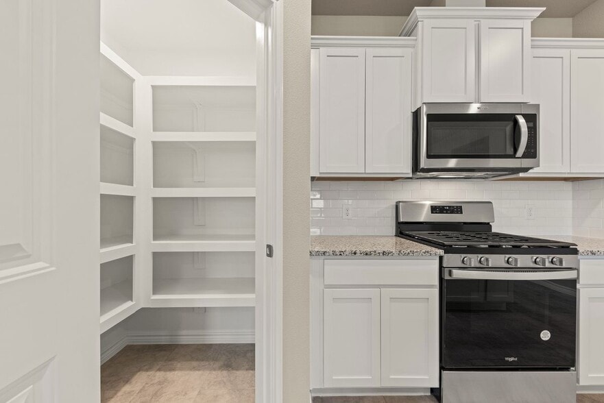 Building Photo - 7906 Lariat Toss Dr