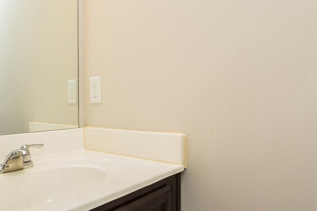 Building Photo - 216 Sleepy Way