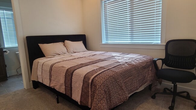 Building Photo - 184 Galena Smt Dr