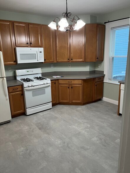 kitchen - 69 Calumet St