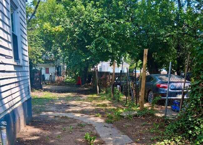 Building Photo - Spacious 4 Bedroom Home FOR RENT in Bridgeton NJ $2150