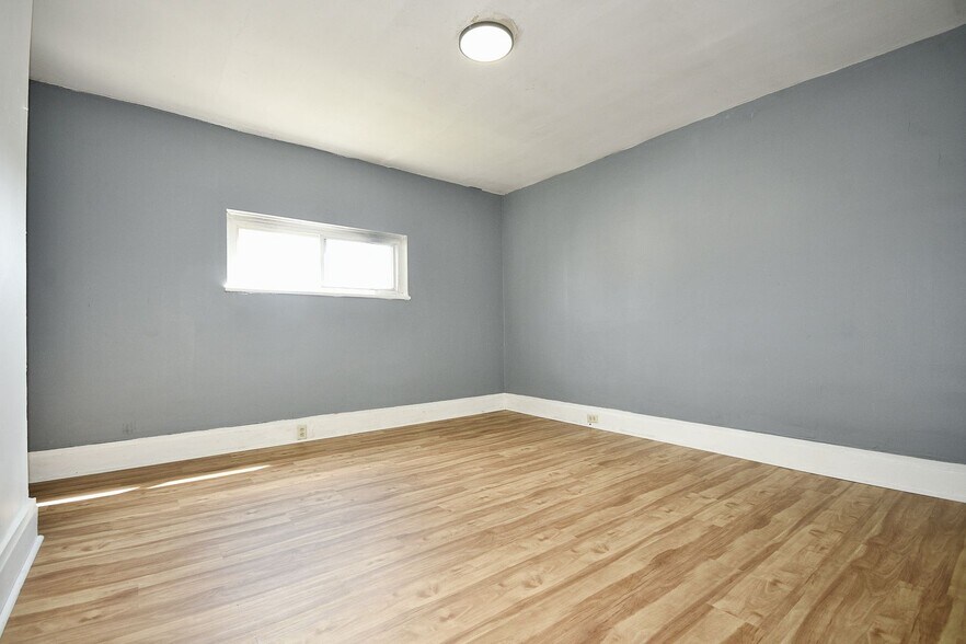 Building Photo - 1912 Pallas St