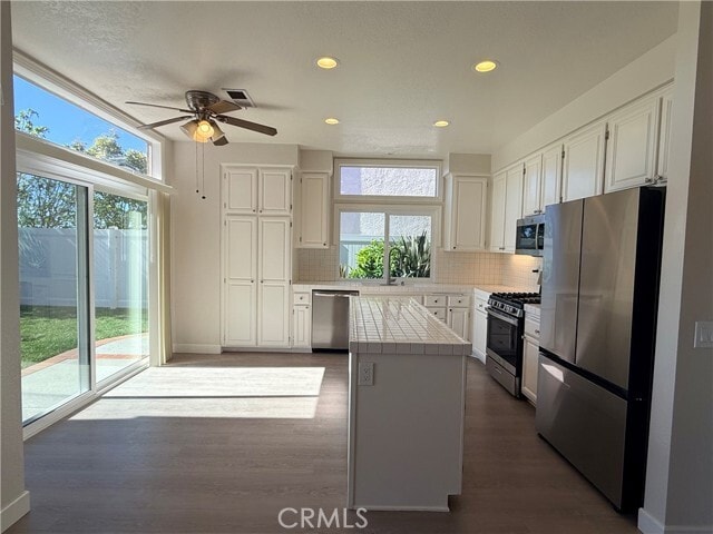 Building Photo - 24946 Eaton Ln