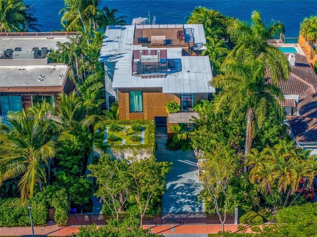 Building Photo - 200 W Rivo Alto Dr