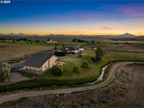 Building Photo - LUXURY FURNISHED ADU FOR RENT – 915 Sq. Ft. Private Retreat, Utilities included!