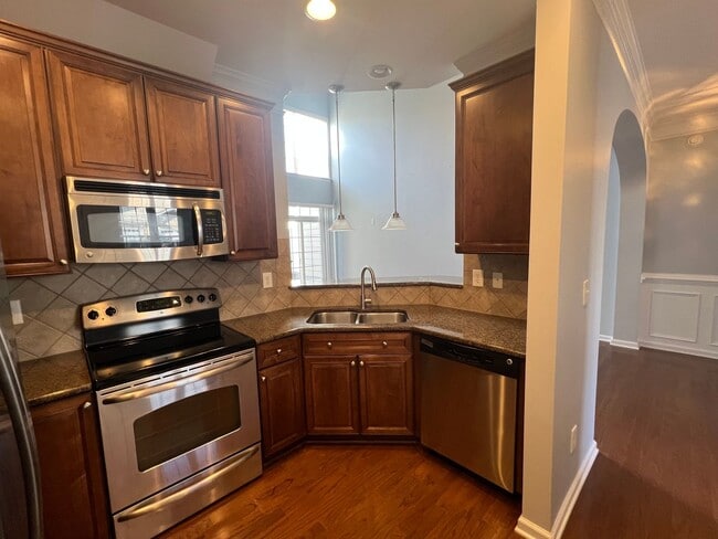 Building Photo - 10117 Falls Meadow Ct