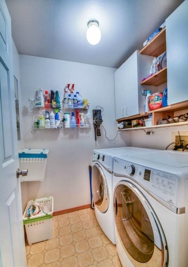 Building Photo - Exquisite Home with 3 Bed and 2.5 Bath in ...