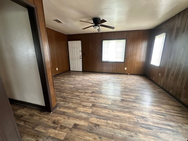 Building Photo - 3 bed 2 bath on corner lot in Temple, Tecas