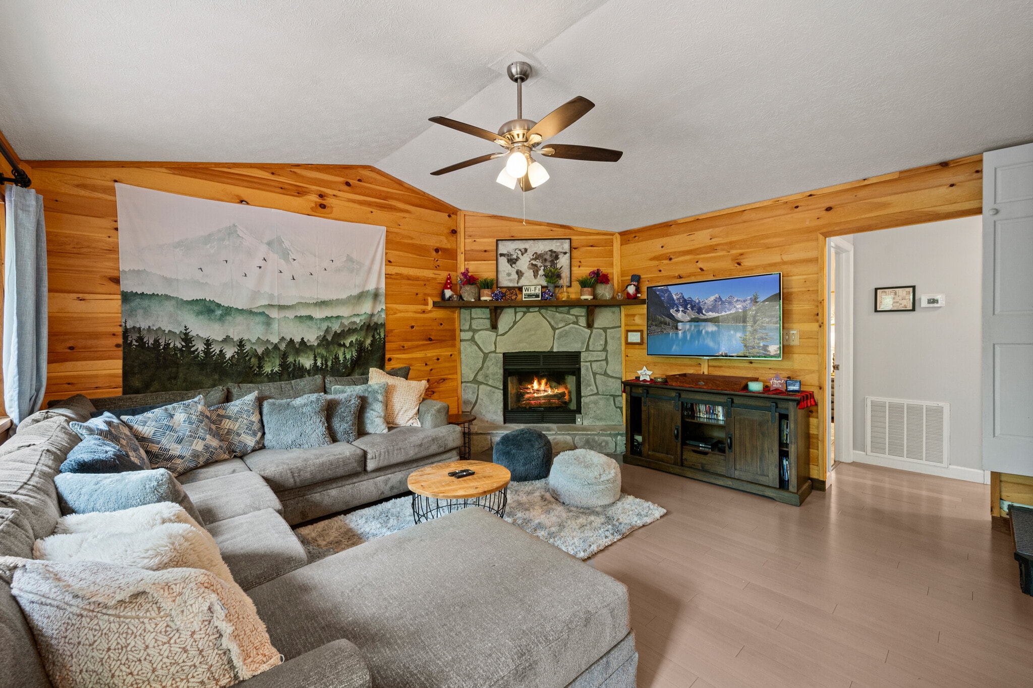 Building Photo - 930 Hideaway Hills Cir