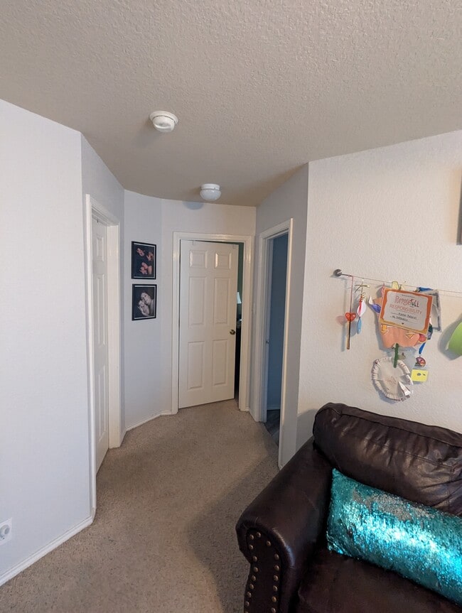 Building Photo - 201 Kipper Ave