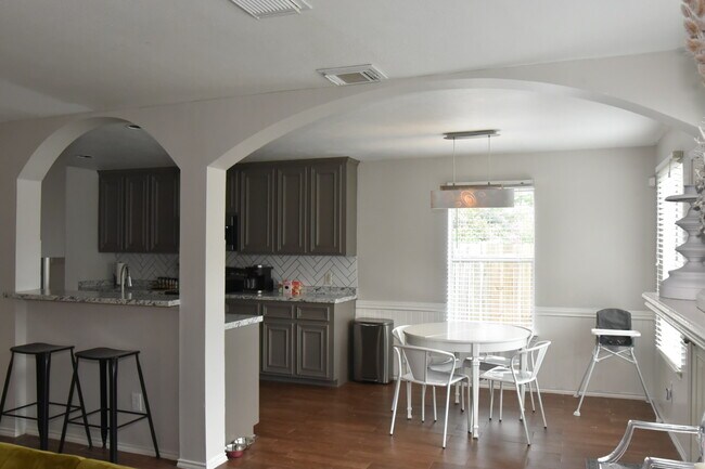 Building Photo - 4911 Pearce Lake Ct