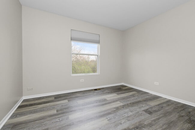 Building Photo - 25273 Faraday Rd