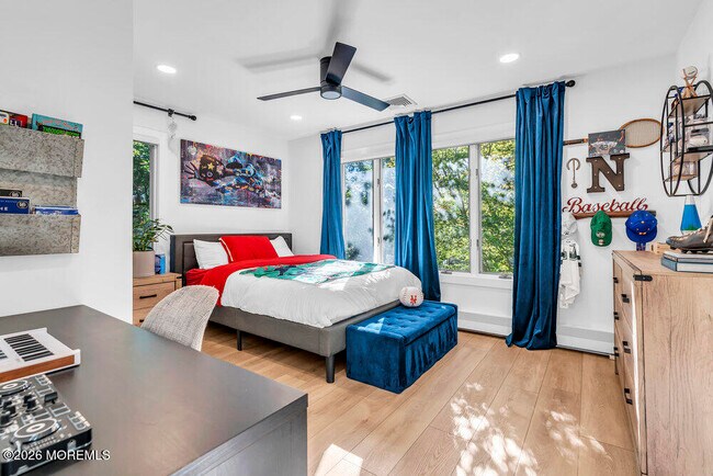 Building Photo - 17 Woods End Rd