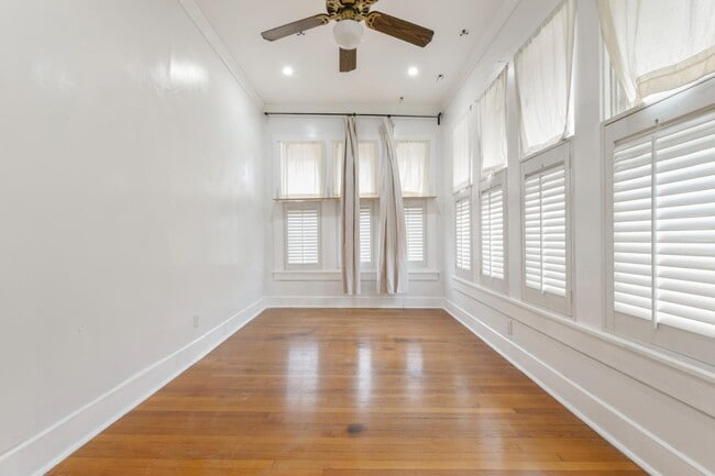 Building Photo - 1122 W Summit Ave.