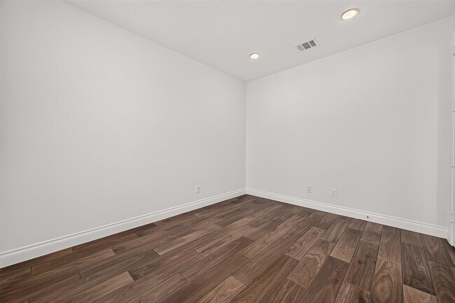 Building Photo - 25109 Pinebrook Grove Ln