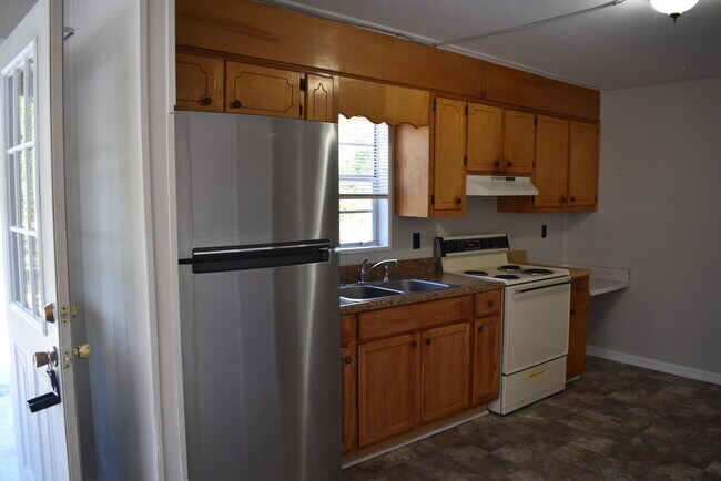 Building Photo - 1006 Red Bird Rd