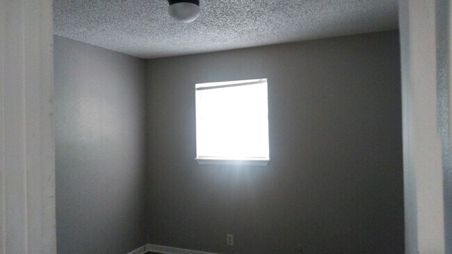 Building Photo - Monthly Paid Rent
