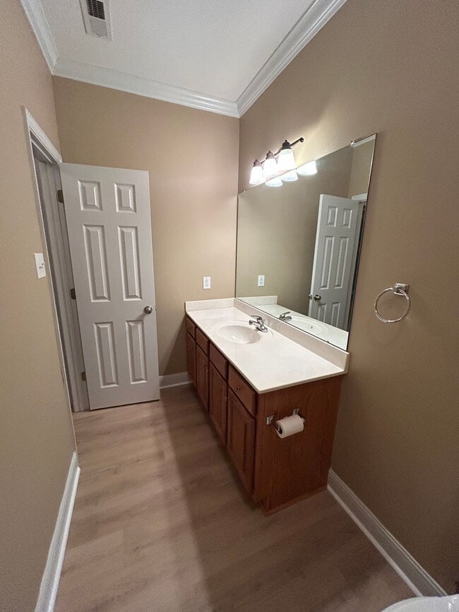 Building Photo - 1303 Autumn Ln SW