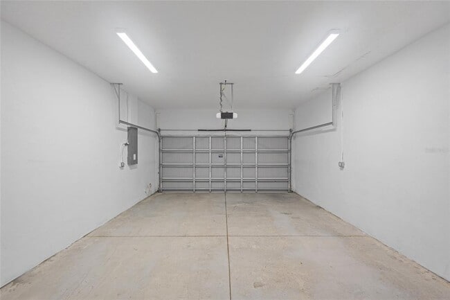 Building Photo - 3317 W Napoleon Ave