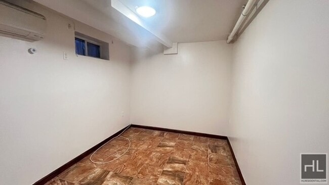 Building Photo - EAST 39 STREET