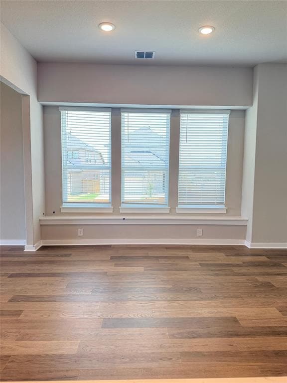 Building Photo - 745 Beaverton Dr
