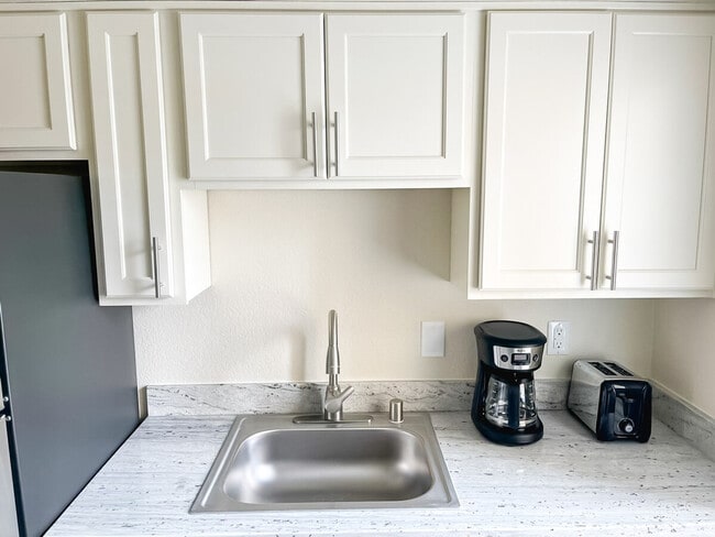 Building Photo - 12701 N Pennsylvania Ave