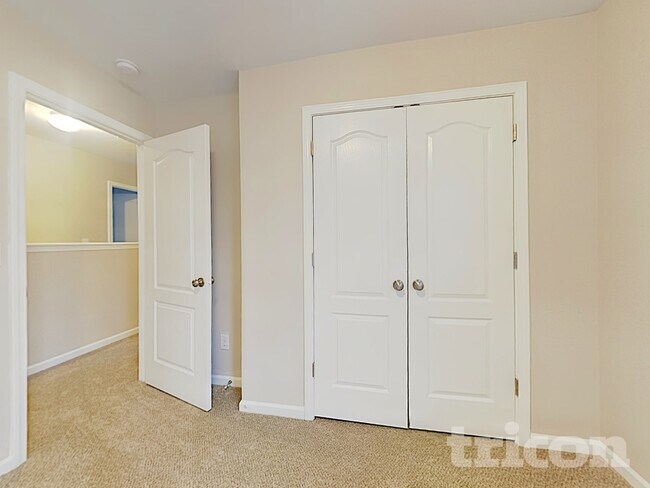 Building Photo - 572 Gentle Breeze Ln