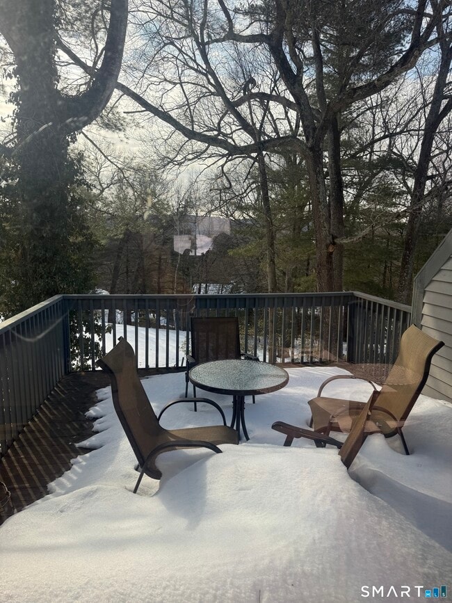 Building Photo - 8 Crossroads Ln